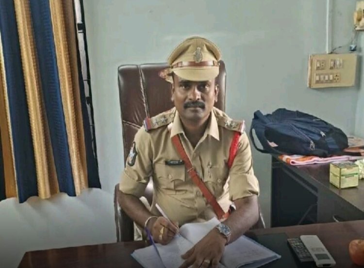 కాణిపాకం ఎస్ఐగా ధరినీధర్ కాణిపాకం ఎస్ఐగా ధరణిధర్ పెనుబాకు శనివారం బాధ్యతలు చేపట్టారు BSR NEWS