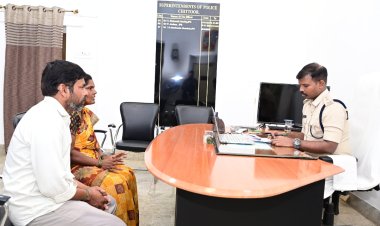 సోమవారం జరిగిన ప్రజా ఫిర్యాదుల పరిష్కారం కార్యక్రమంలో 38 ఫిర్యాదులు స్వీకరించిన జిల్లా ఎస్.పి శ్రీ వి.ఎన్.మణికంఠ చందోలు IPS BSR NEWS
